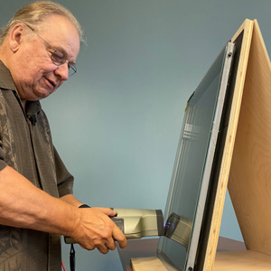 Randi Ernst (FDR Design) shows how to use a Sparklike machine to test gas fill
