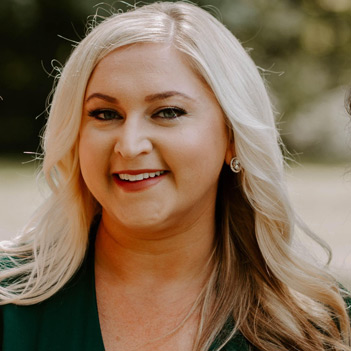 Shelley Lee headshot