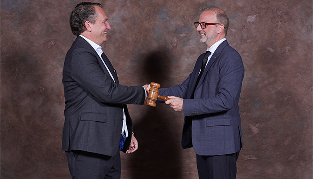 FGIA Board of Directors Rob Grommesh and Mike Turner passing of the gavel