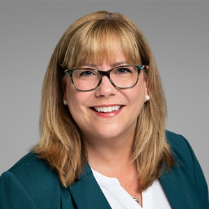 Amy Roberts headshot